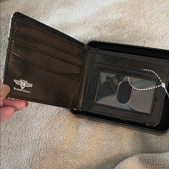 Disney wallet in collectible tin box - Picture 2 of 6